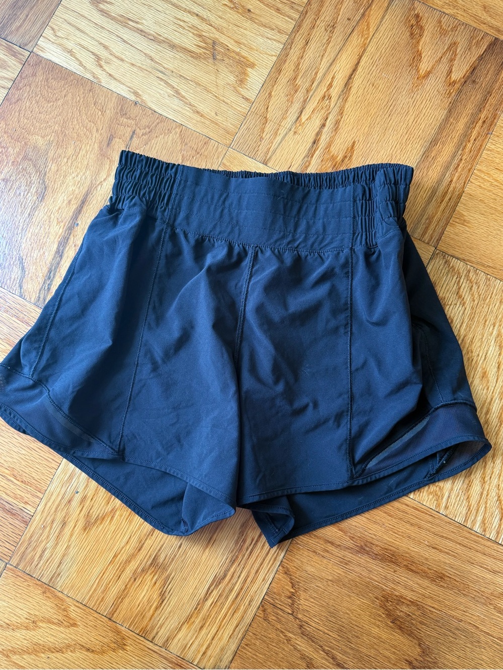 Lululemon Hotty-Hot shorts size 4